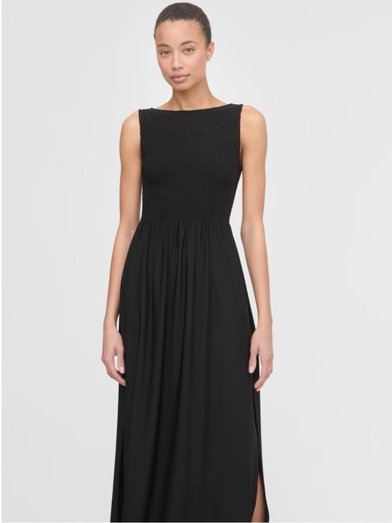 Hill House Dresses & Skirts - Hill House Cosima Dress with Black Smocked Bodice and Side Slits